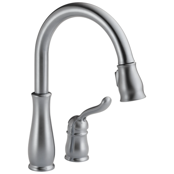 Delta Leland: Single Handle Pull-Down Kitchen Faucet - / Curve w/o Tab - D6 / Stand